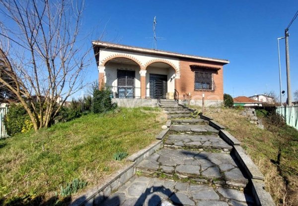 casa indipendente in vendita a Vigevano