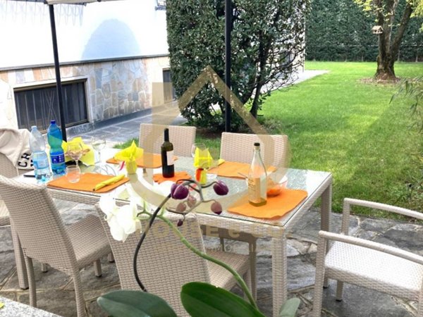 casa indipendente in vendita a Vigevano