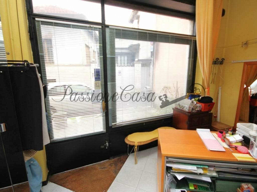 negozio in vendita a Vigevano