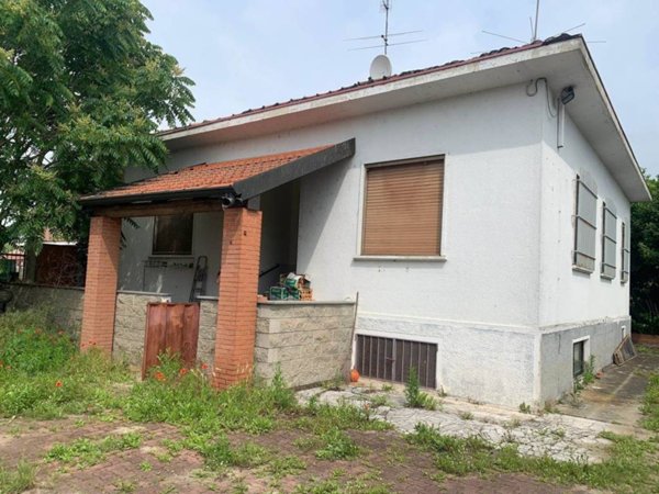 casa indipendente in vendita a Vigevano in zona Morsella