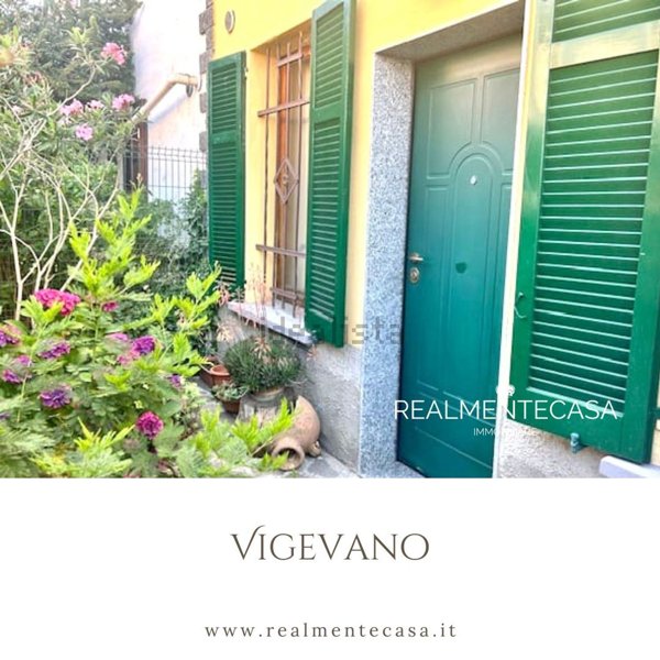 casa indipendente in vendita a Vigevano