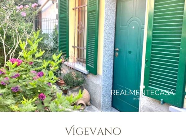 casa indipendente in vendita a Vigevano