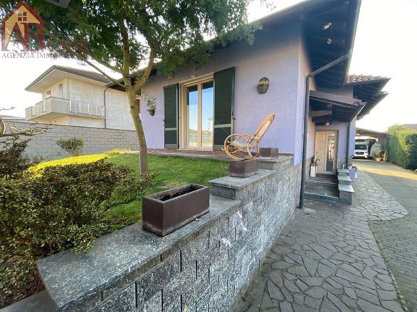 casa indipendente in vendita a Vigevano