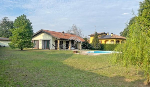 casa indipendente in vendita a Vigevano