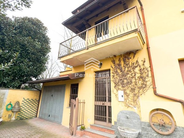 casa indipendente in vendita a Vigevano