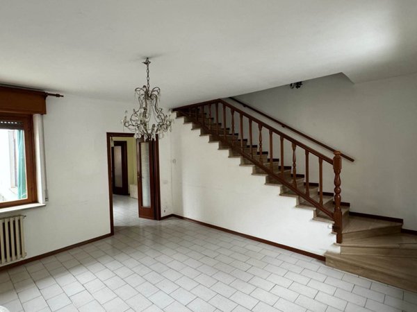 casa indipendente in vendita a Vigevano