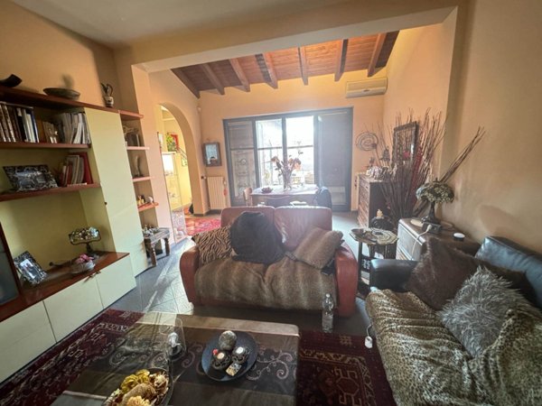 casa indipendente in vendita a Vigevano