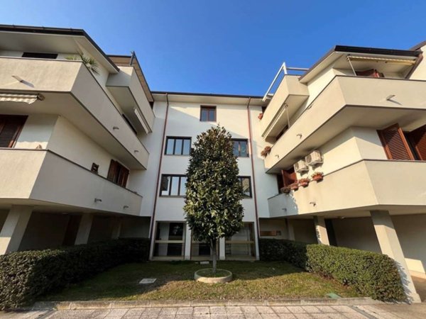 appartamento in vendita a Vigevano in zona Buccella