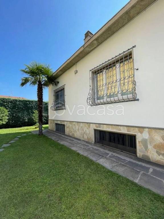 casa indipendente in vendita a Vigevano
