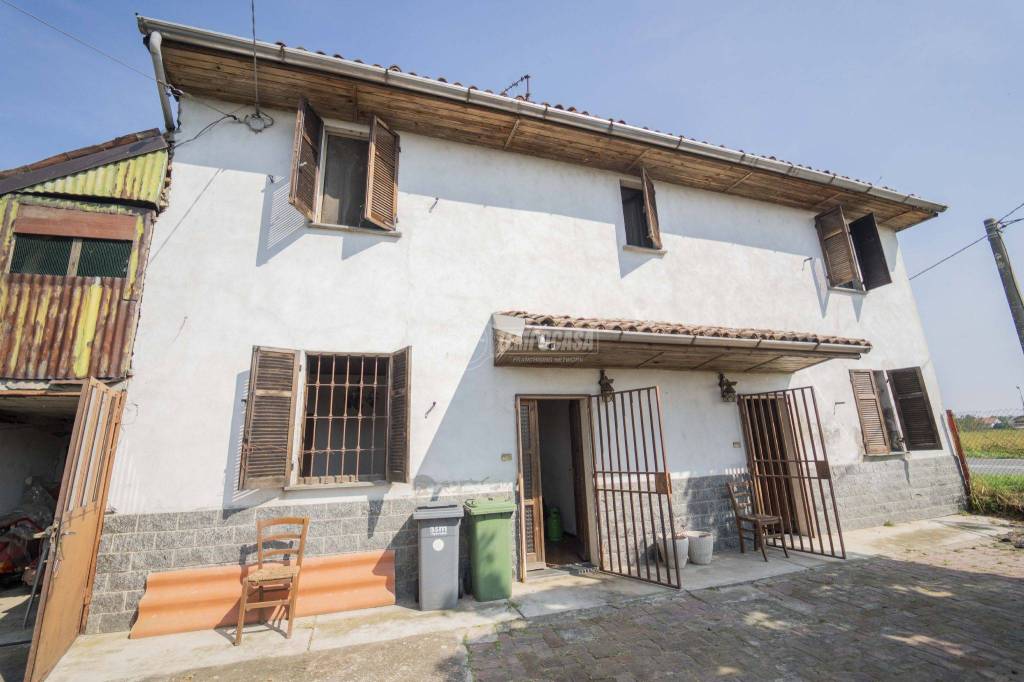 casa indipendente in vendita a Vigevano