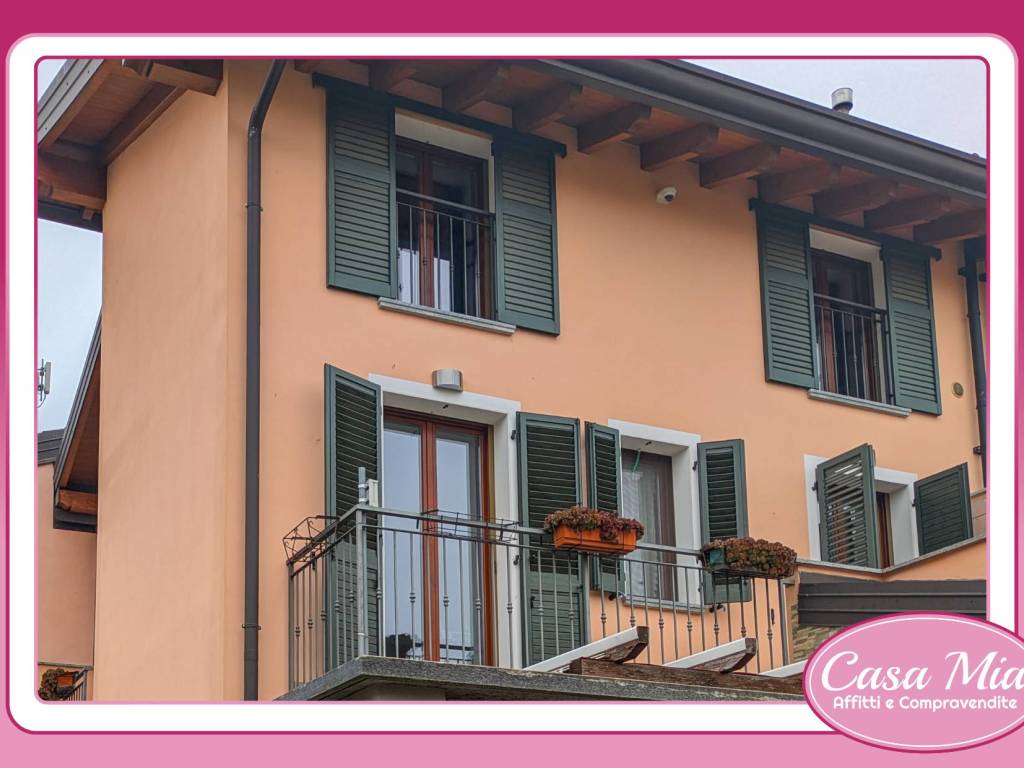 casa indipendente in vendita a Vigevano