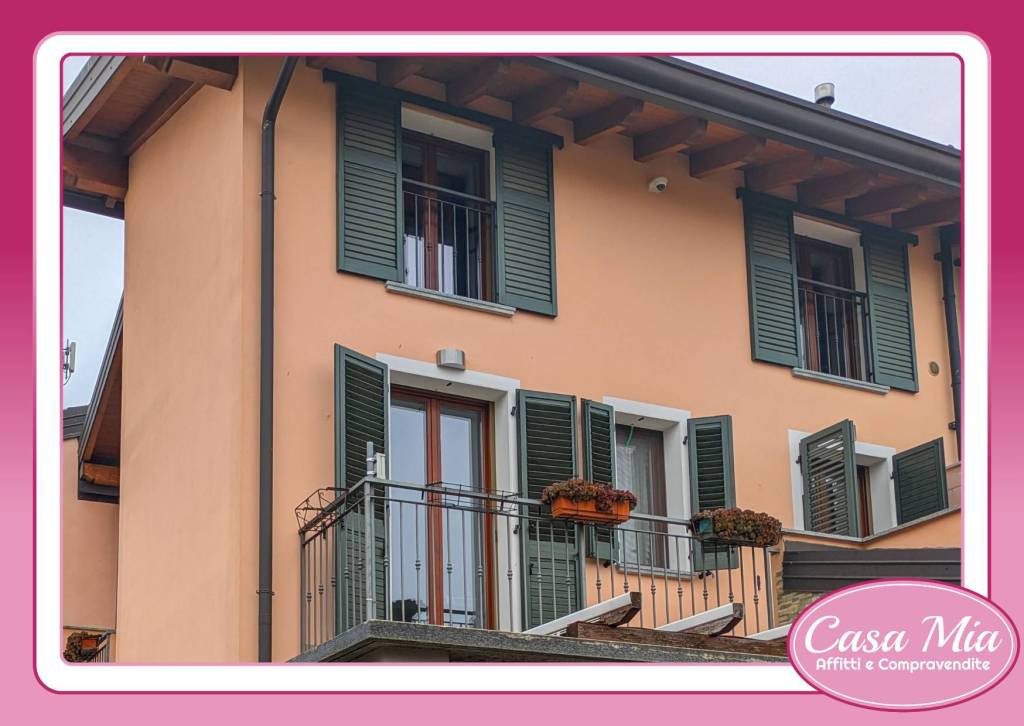 casa indipendente in vendita a Vigevano