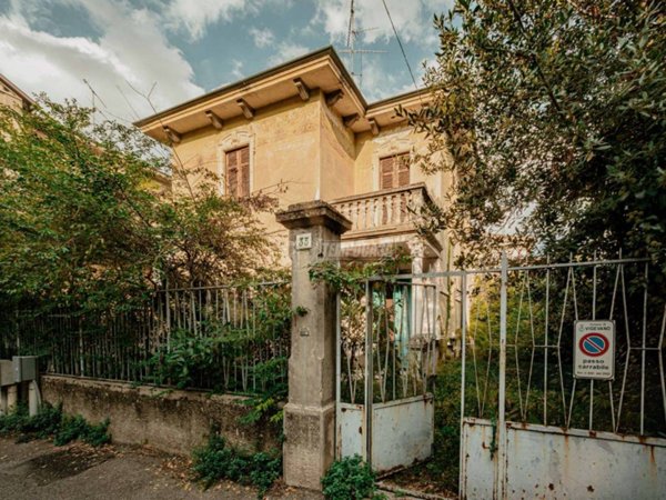 casa indipendente in vendita a Vigevano