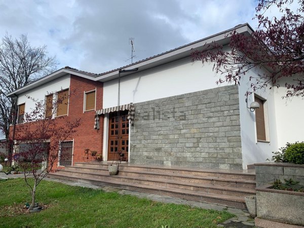 casa indipendente in vendita a Vigevano