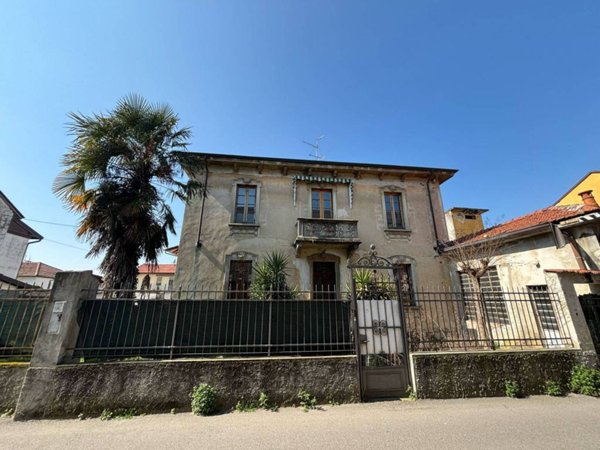 casa indipendente in vendita a Vigevano