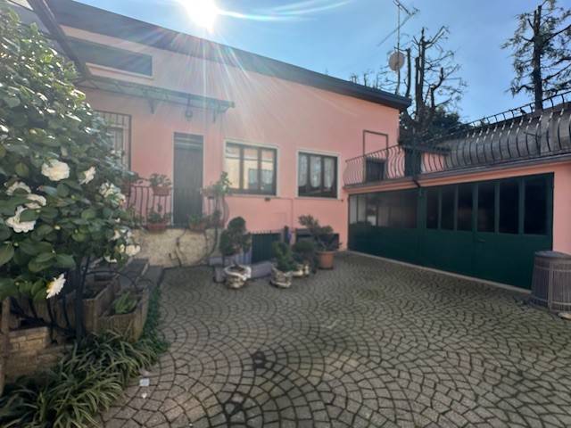 casa indipendente in vendita a Vigevano