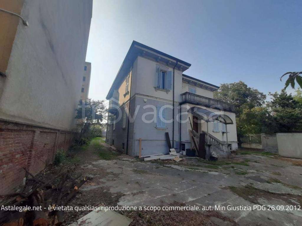 casa indipendente in vendita a Vigevano