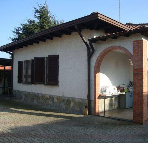 casa indipendente in vendita a Vigevano