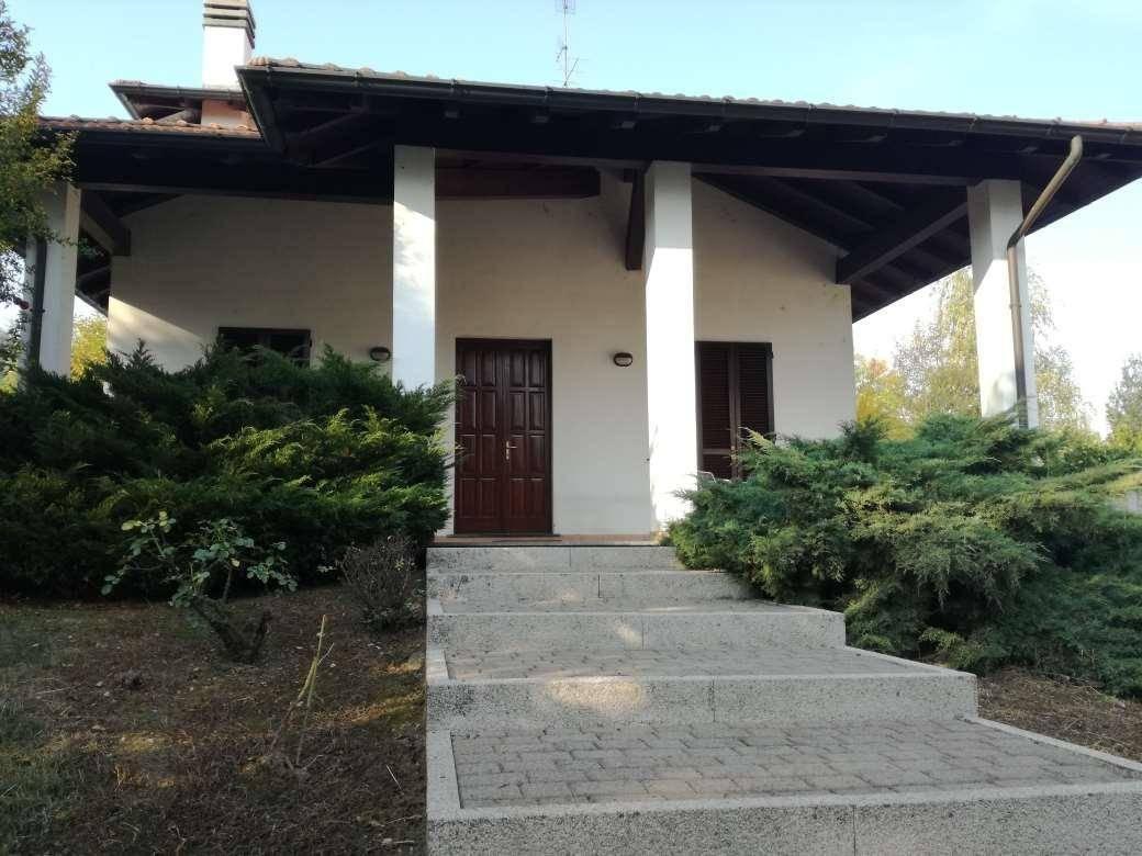 casa indipendente in vendita a Vigevano
