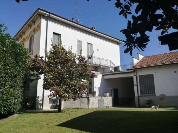 casa indipendente in vendita a Vigevano