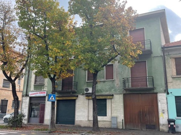casa indipendente in vendita a Vigevano
