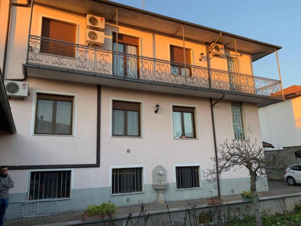 casa indipendente in vendita a Vigevano