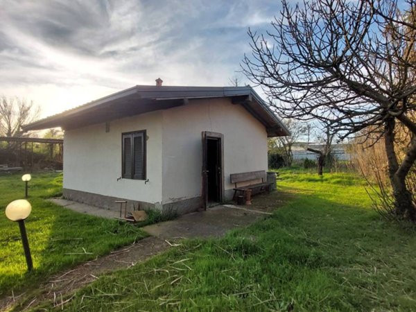 casa indipendente in vendita a Vigevano