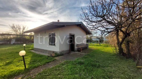 casa indipendente in vendita a Vigevano