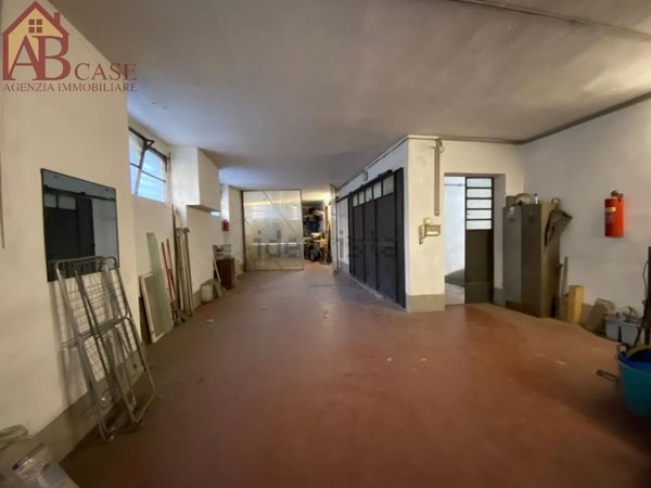 locale di sgombero in vendita a Vigevano