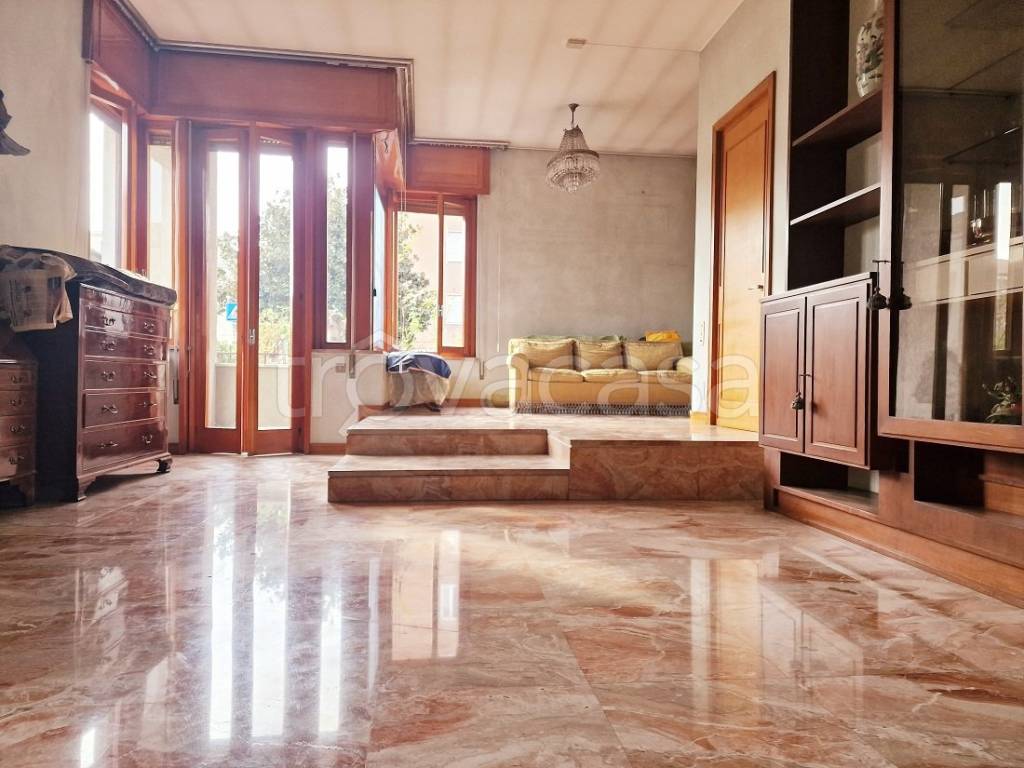 casa indipendente in vendita a Vigevano