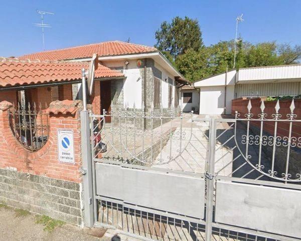 casa indipendente in vendita a Vigevano