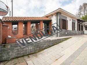 casa indipendente in vendita a Vigevano