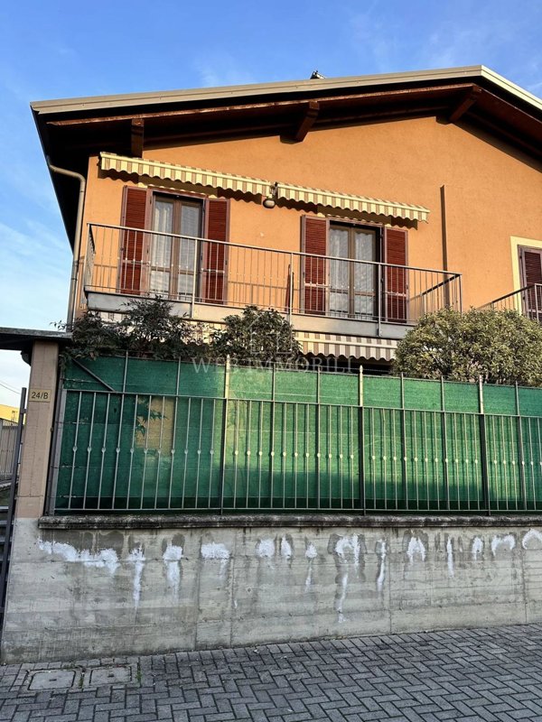 casa indipendente in vendita a Vigevano