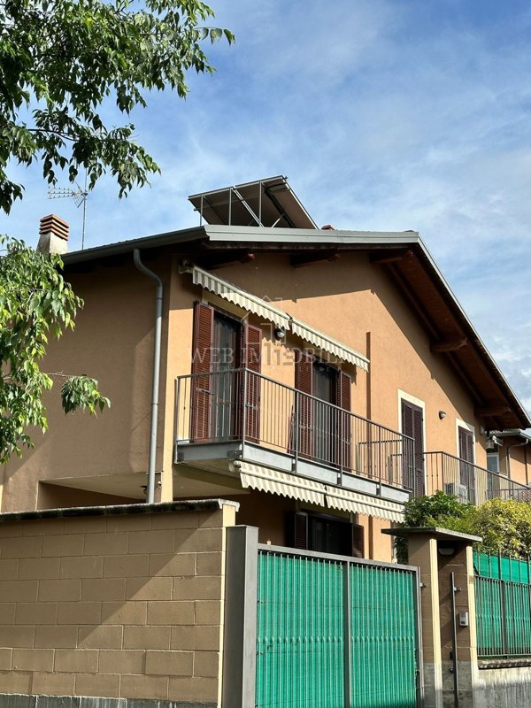 casa indipendente in vendita a Vigevano