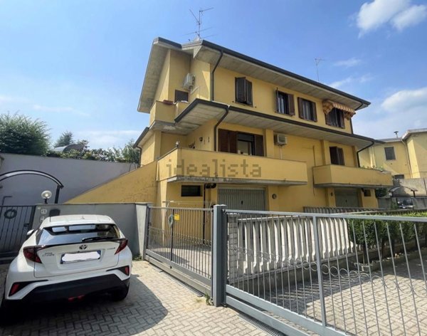 casa indipendente in vendita a Vigevano