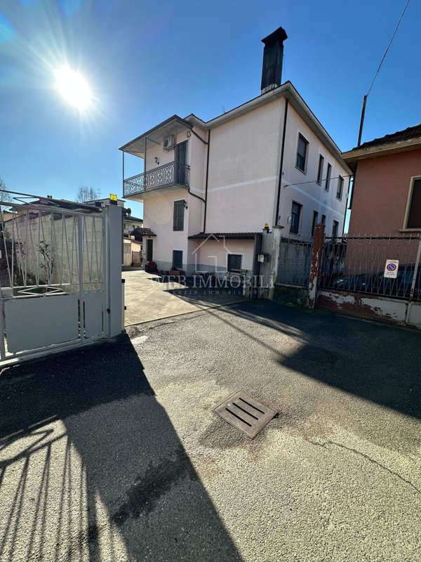 casa indipendente in vendita a Vigevano