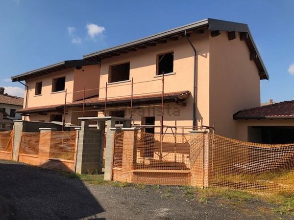 casa indipendente in vendita a Vigevano