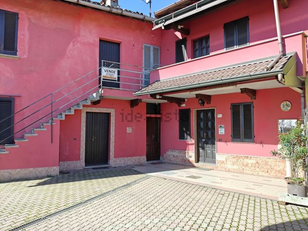 casa indipendente in vendita a Vigevano