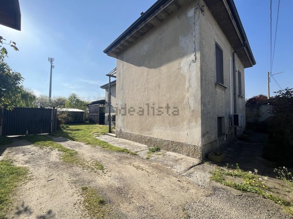casa indipendente in vendita a Vigevano