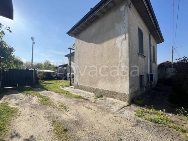 casa indipendente in vendita a Vigevano