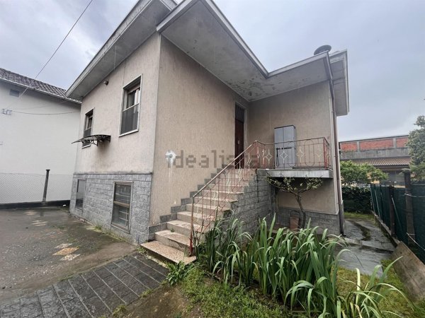 casa indipendente in vendita a Vigevano
