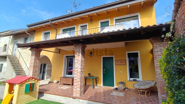 casa indipendente in vendita a Vigevano
