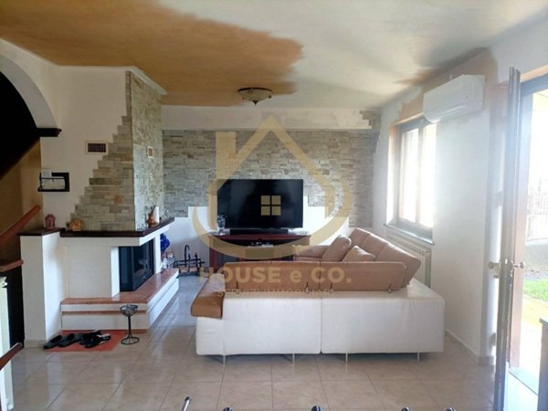 casa indipendente in vendita a Vigevano in zona Morsella
