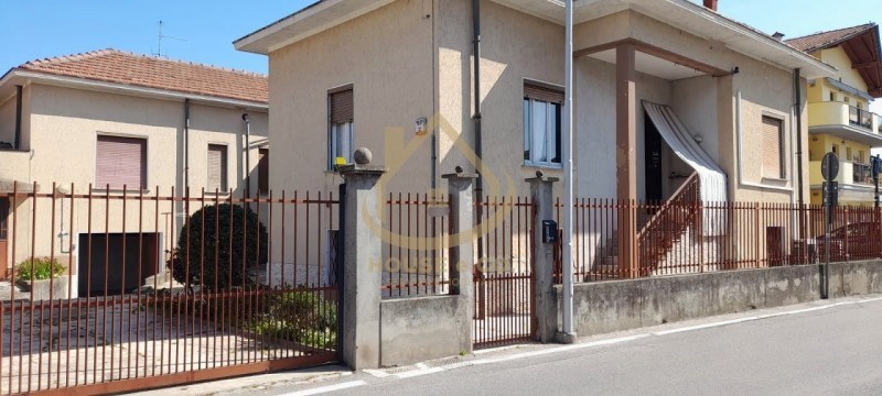 casa indipendente in vendita a Vigevano