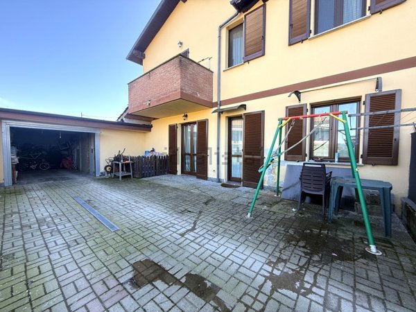 appartamento in vendita a Vigevano in zona Morsella
