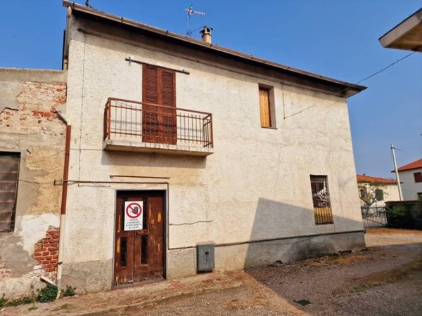 casa indipendente in vendita a Vigevano