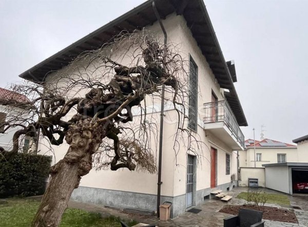 casa indipendente in vendita a Vigevano