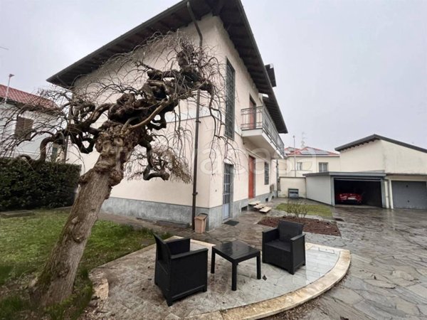 casa indipendente in vendita a Vigevano