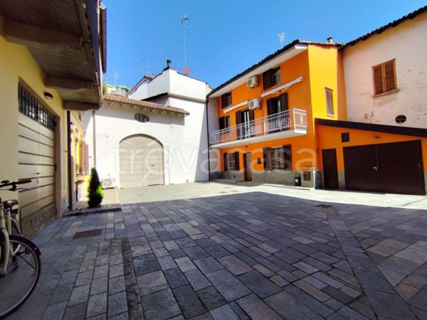 casa indipendente in vendita a Vigevano