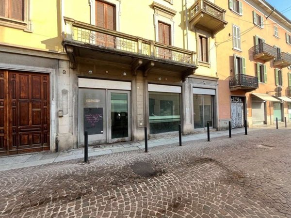 negozio in vendita a Vigevano